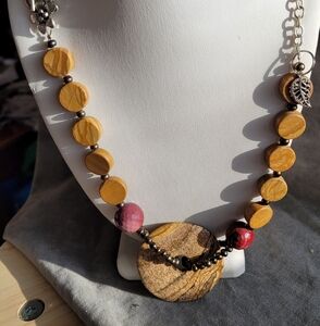 Handmade agate, mookite and wood lace necklace with silvertone chain